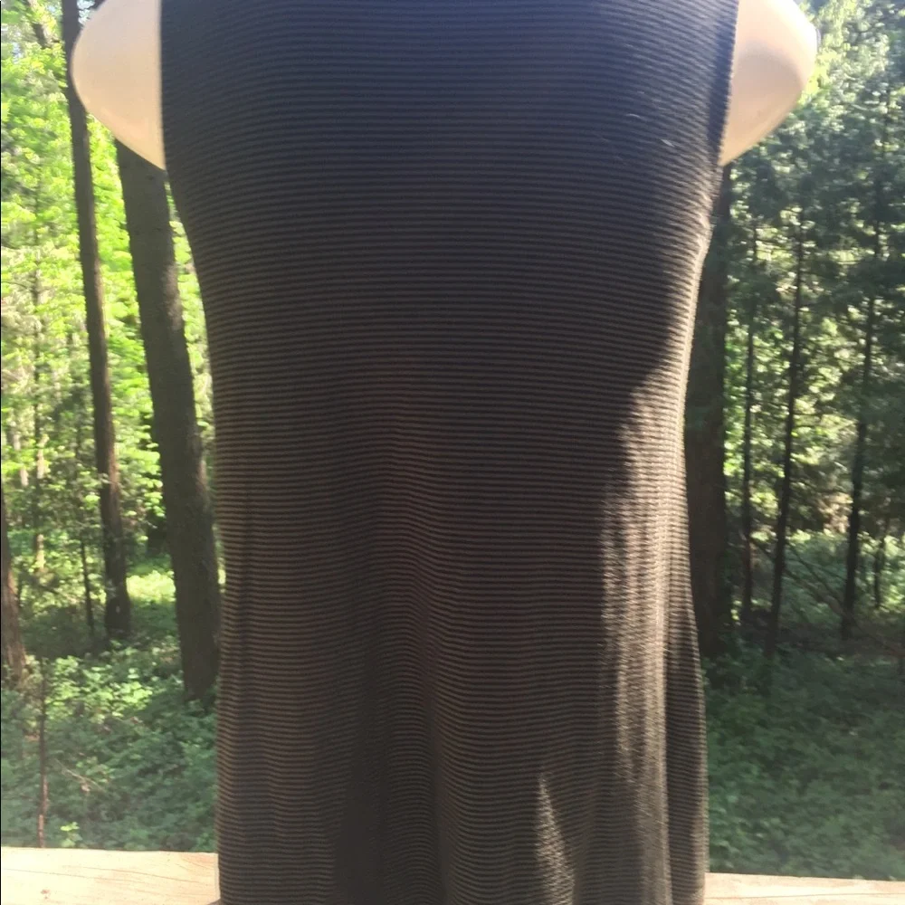 Micheal Farrell cowl neck sleeveless black T-shirt - Picture 7 of 9